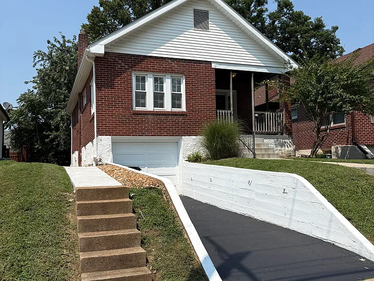 515 W Woodbine Ave — Photo 2