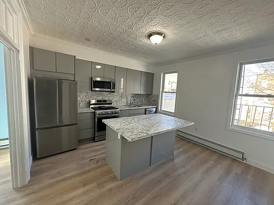 Rented by Capri Jet Realty Corp | media 2