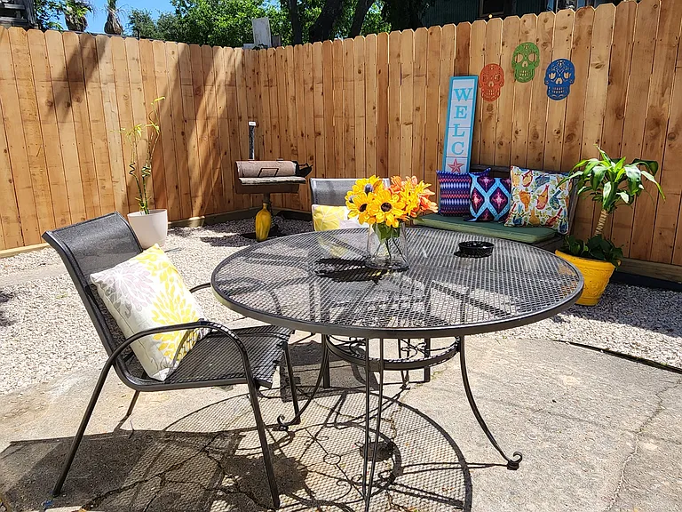 905 McIntosh St — Photo 22
