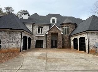 5407 Eastern Shore Dr, Greensboro, NC 27455