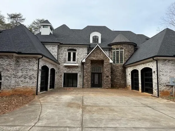 5407 Eastern Shore Dr, Greensboro, NC 27455