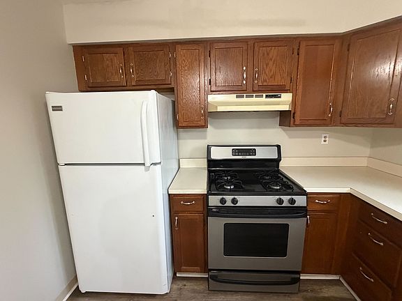 4th image of 64 Woodcrest Dr