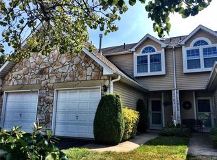 2205 Orchard Hill Cir, Warrington, PA 18976