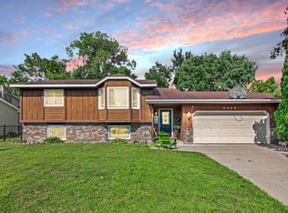 5569 Asbury St, Shoreview, MN 55126