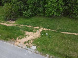 42 Old Hearth Dr, La Follette, TN 37766