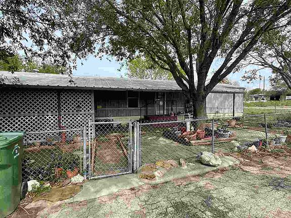 2nd image of 1860 La Paloma Dr