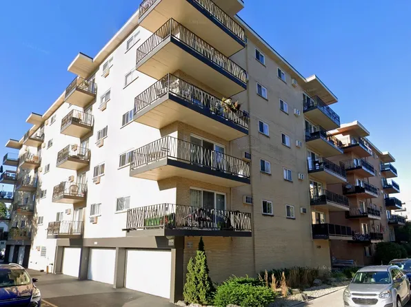 7428 W Washington St #205, Forest Park, IL 60130