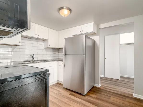 315-329 Kimbell Apartments