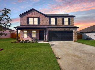 120 Cooper Dr, Cleburne, TX 76031