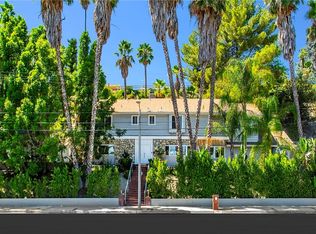 5611 Valley Circle Blvd, Woodland Hills, CA 91367