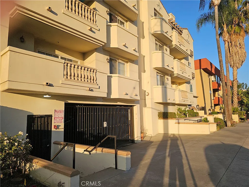 3 bed, 1536 sqft, $3,999 — Photo 2