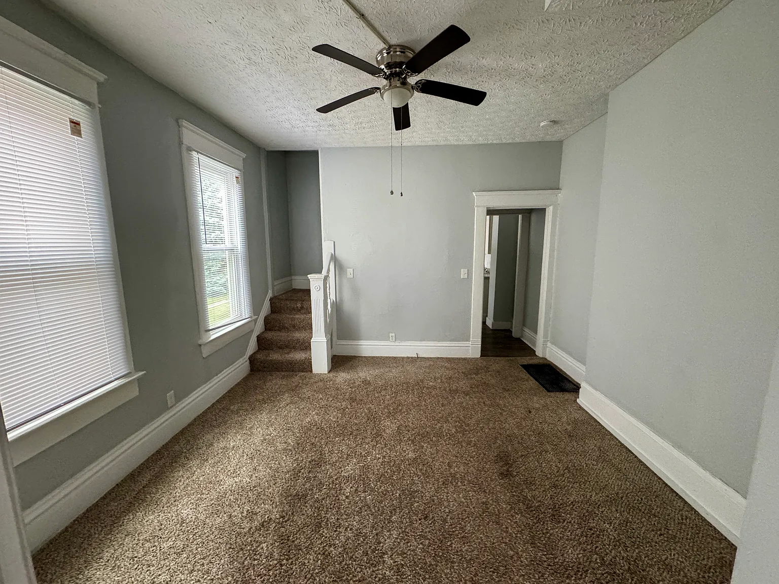 3 bed, 1.5 bath, 1800 sqft, $1,350 — Photo 3