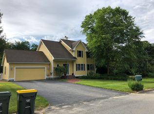 1 Hanton City Trl, Smithfield, RI 02917