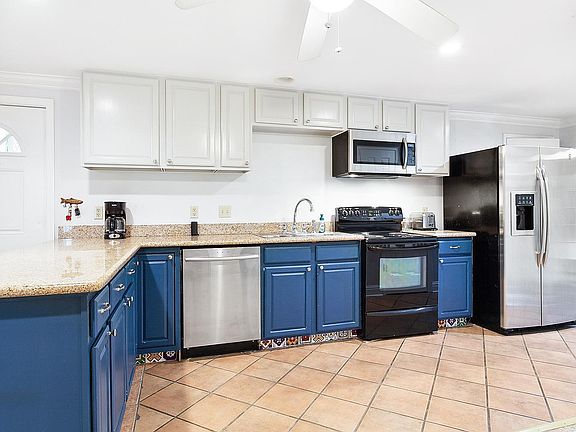 2nd image of 126 Mound Ave #2