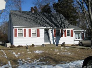 8 Nutmeg Dr, Clinton, CT 06413