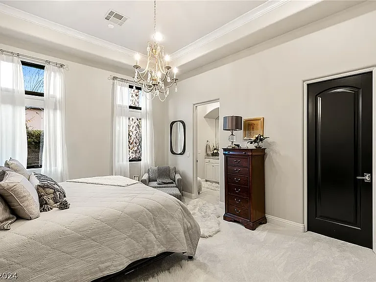 18 Castle Oaks Ct — Photo 35