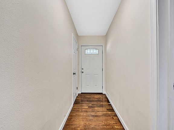 3rd image of 1708 Broadway Ave
