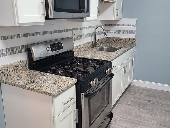 3rd image of 274 Providence St #274