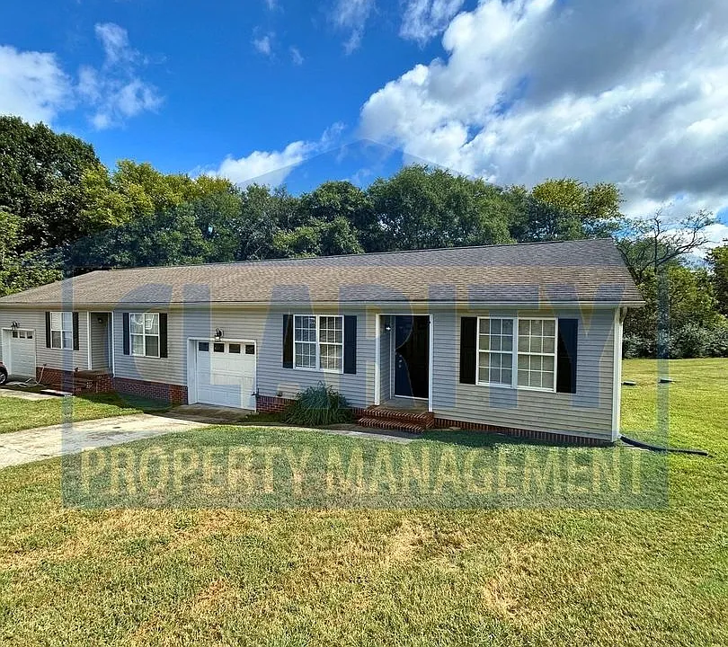 131 Brooke Ln NE