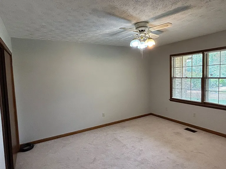 504 Stoney Brook Dr SW — Photo 10