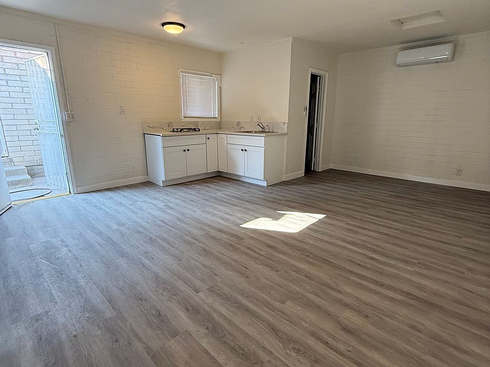 2nd image of 10317 Gramercy Pl #3