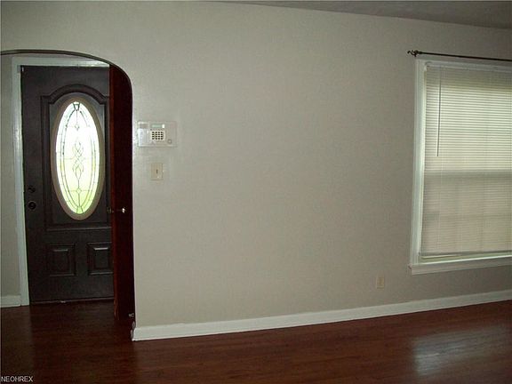 4th image of 607 Central Parkway Ave SE