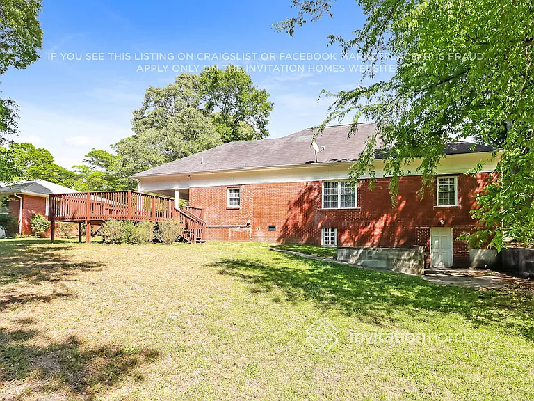 6323 Temple St — Photo 17