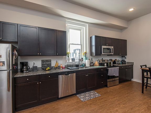 2nd image of 237 Bridge St APT 201