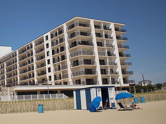 5th image of 527 N Boardwalk Unit 805