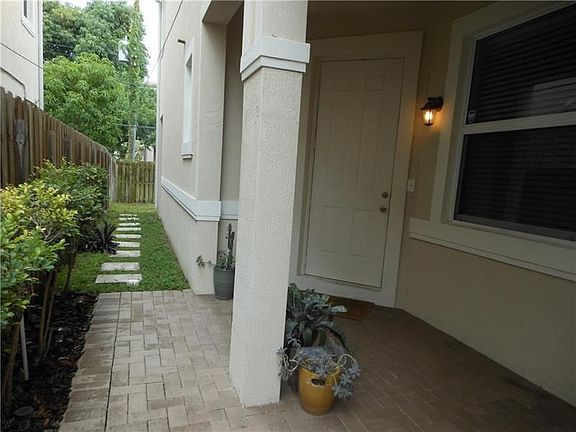 3rd image of 1108 NW 2nd Ave #1108