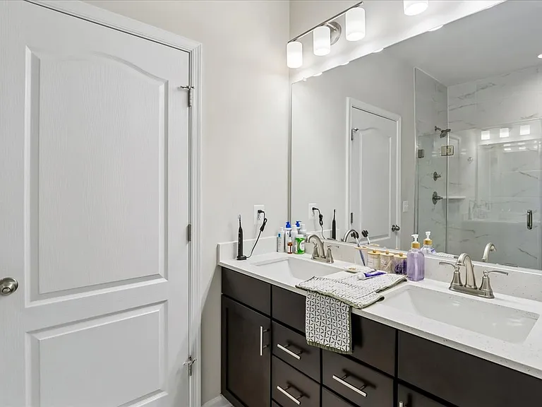 10800 Blanton Way — Photo 22