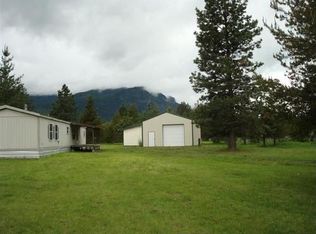 51 River Dr, Clark fork, ID 83811
