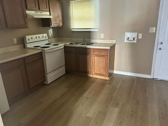 3rd image of 2500 E Wendover Ave APT D