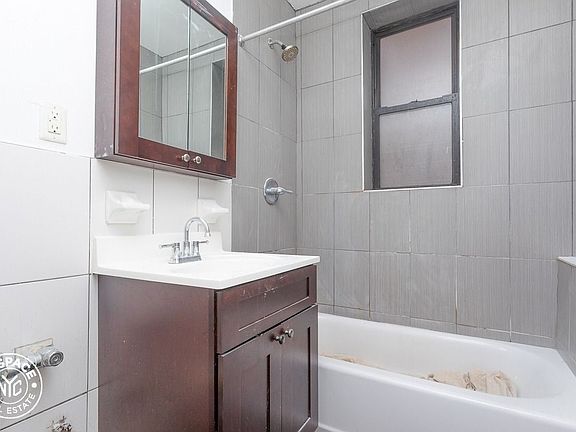 4th image of 280 Crown St APT E3