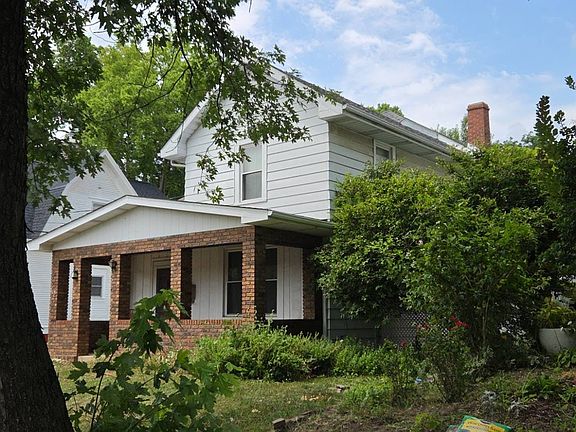 2nd image of 803 W Armstrong Ave