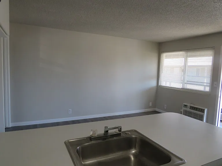 337 N. Merrill Ave — Photo 6