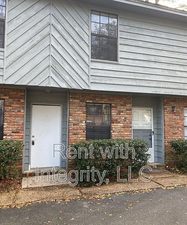1st image of 3705B Donovan Dr