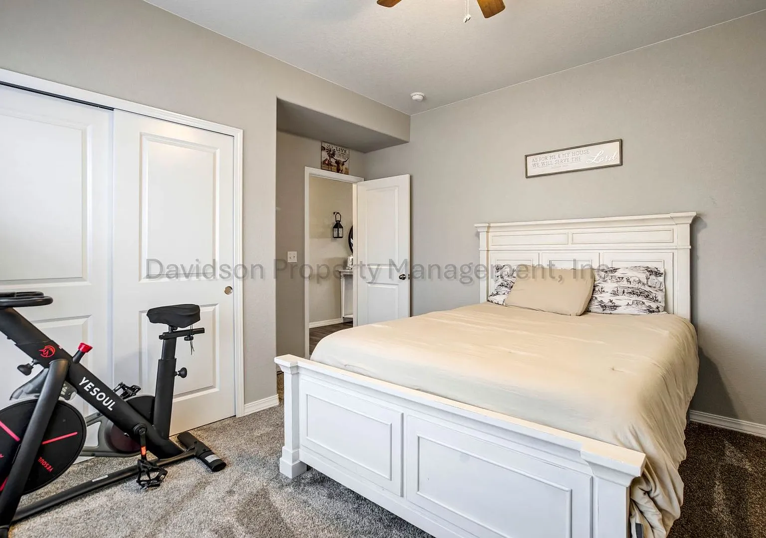 Stunning 4 Bedroom House in Northeast Colorado Springs — Photo 4