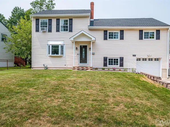 301 Colonia Blvd, Colonia, NJ 07067