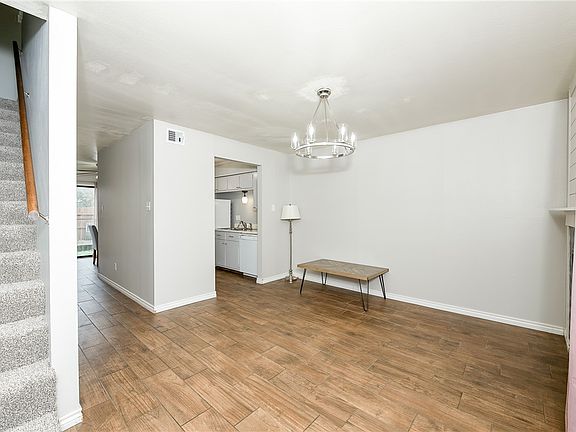 3rd image of 1900 Dartmouth St APT H2