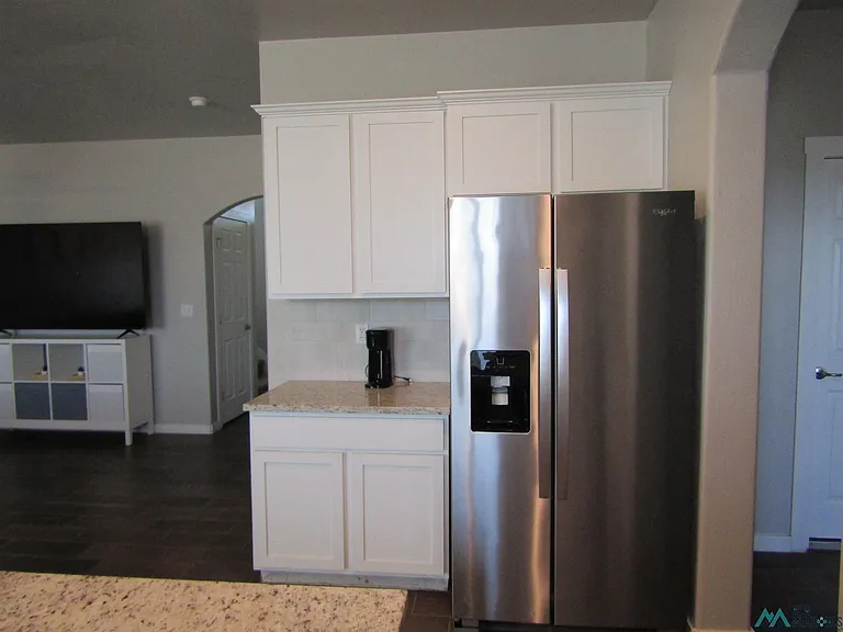 2404 W Briscoe Ave — Photo 11