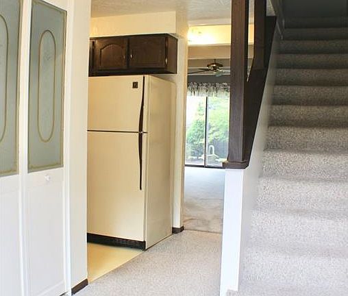2nd image of 170 Bryn Mawr St
