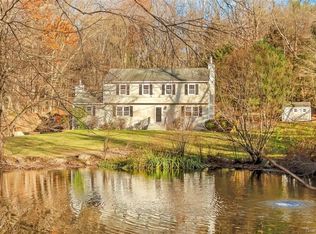 33 Rolling Meadow Ln, Pound Ridge, NY 10576