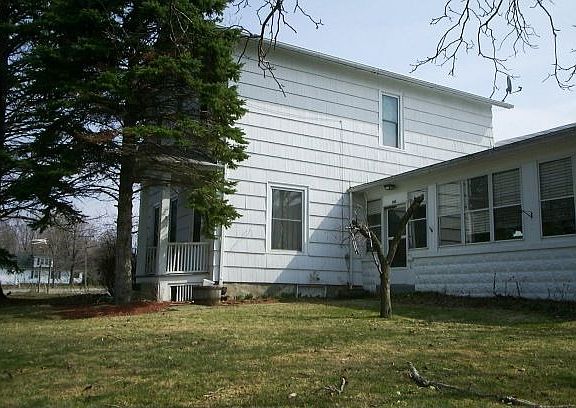 3rd image of 140 Academy St