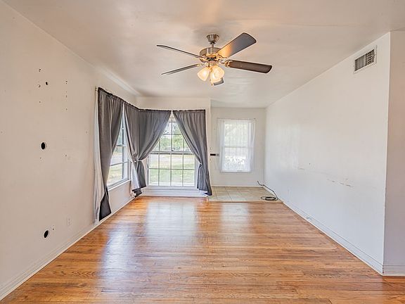 2nd image of 2402 W Harris Ave
