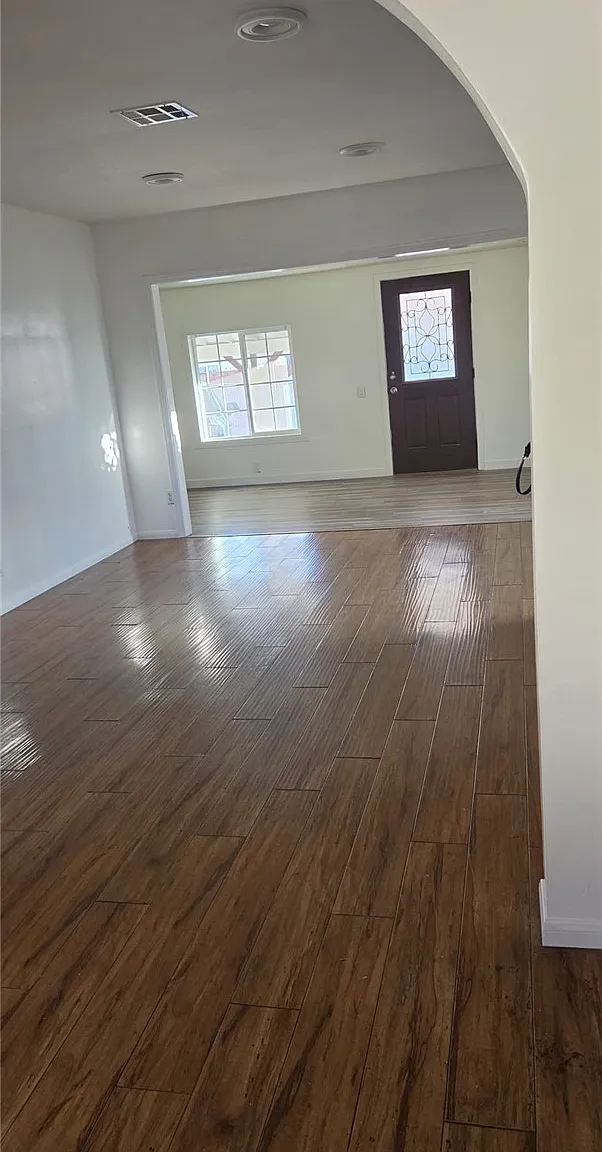 4 bed, 1.5 bath, 1426 sqft, $4,500 — Photo 3