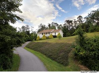 9 Foxwood Dr, Asheville, NC 28804