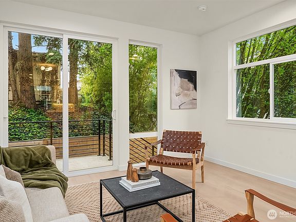 3rd image of 10835 11th Avenue NE