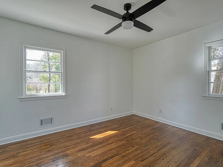 118 1st Ave — Photo 12