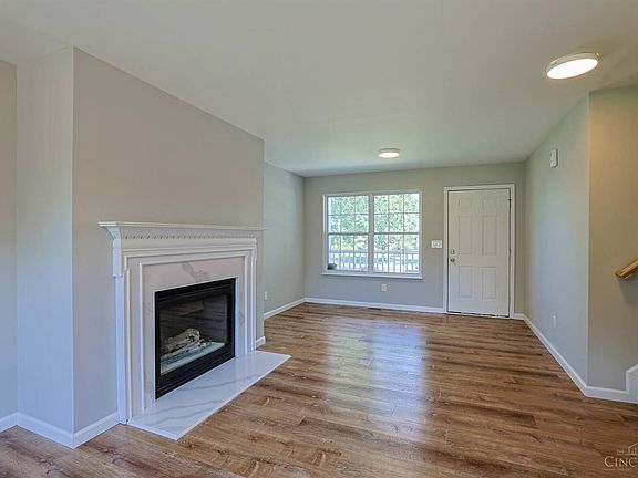 4th image of 2929 Creekside Dr